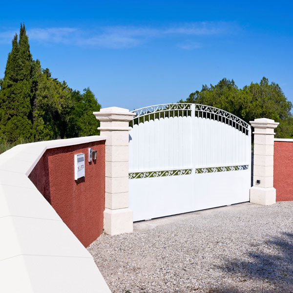 Chapeau de mur lisse à 2 pentes en béton - 100 x 30 cm - épaisseur centrale 4,8 cm - Blanc