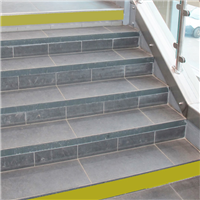 Bande de signalisation adhésive pour contremarche - Dinac CMA -  -  x