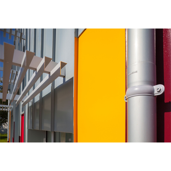 Collier rond avec embase taraudée pour tuyaux de descente - acier galvanisé - diamètre 100 m