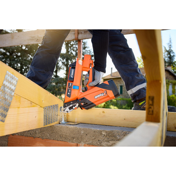 Cloueur autonome 2en1 Spit Paslode Combi Xi - bois sur bois et connecteurs métalliques - en coffret avec batterie et chargeur + 8 packs de clous