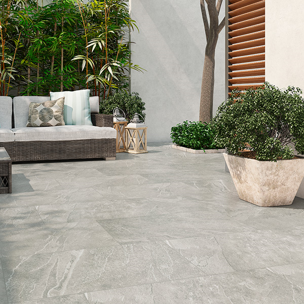 Carrelage extérieur antidérapant effet pierre ardoisée en grès cérame émaillé - Aura Grip - 37,5 x 75,5 cm - Ash