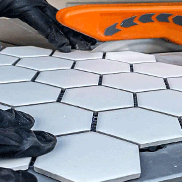 Scie circulaire sur table compacte sans eau avec aspiration intégrée - tout type de carrelage - ATDV 228CYCLONE 230V 1800W - avec disque Ø175 mm