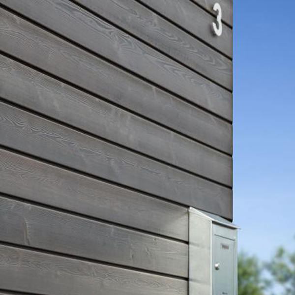 Bardage bois peint en Sapin du Nord de classe 3.1 - Protect Silverwood - Profil Oscillo XXL - 26,00 MM x 122,00 MM - Long. 4,45 M - Coloris Fusain