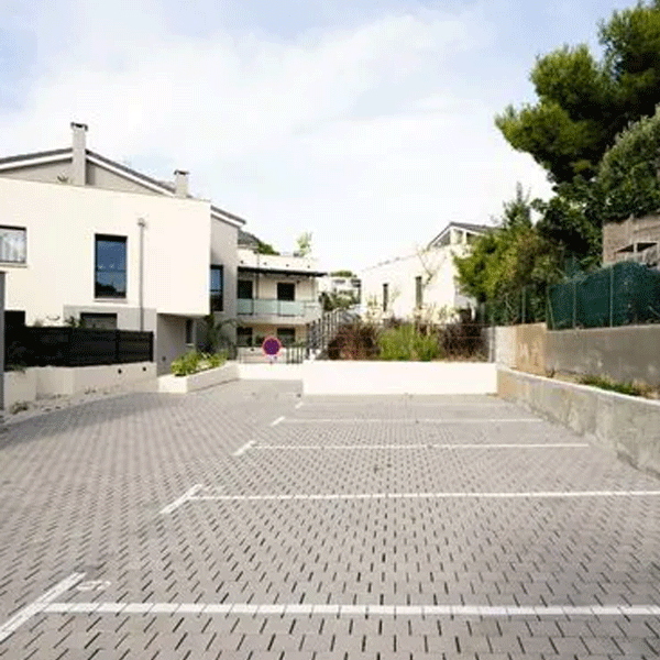 Plaque stabilisatrice Urbanit pour 6 pavés en pose décalée de 15 x 15 x 6 cm