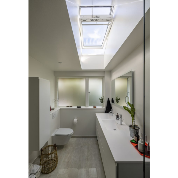 Fenêtre de toit motorisée à rotation Velux GGU Confort - Finition EverFinish - 78,0 cm x 98,0 cm