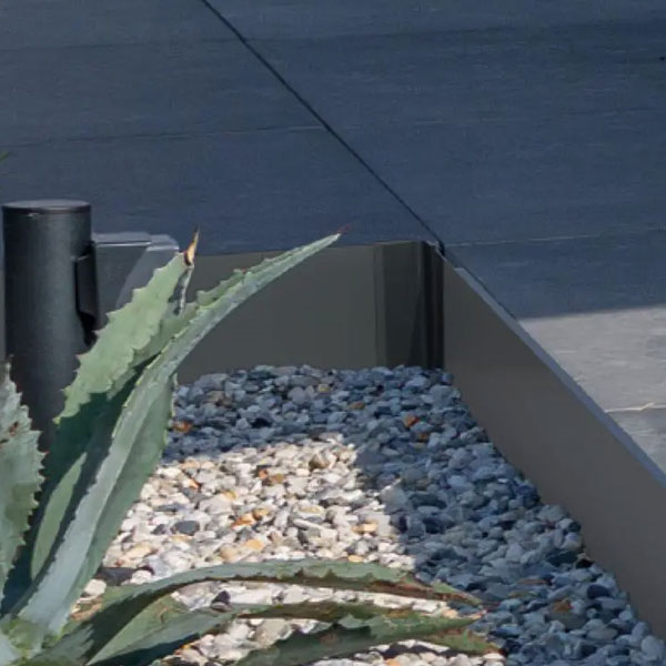 Angle rentrant clipsable pour profilé de finition terrasse Jouplast - Haut. 70,00 mm - Gris aluminium