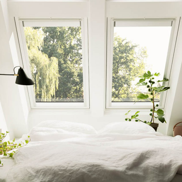 Fenêtre de toit à rotation Velux GGL Confort - Finition WhiteFinish - 78,0 CM x 98,0 CM