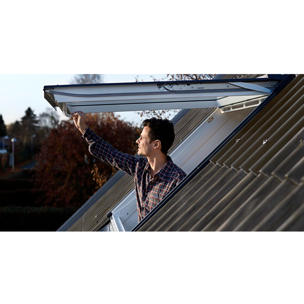 Fenêtre de toit à projection Velux GPU Tout Confort - Finition EverFinish - 55,0 CM x 98,0 CM