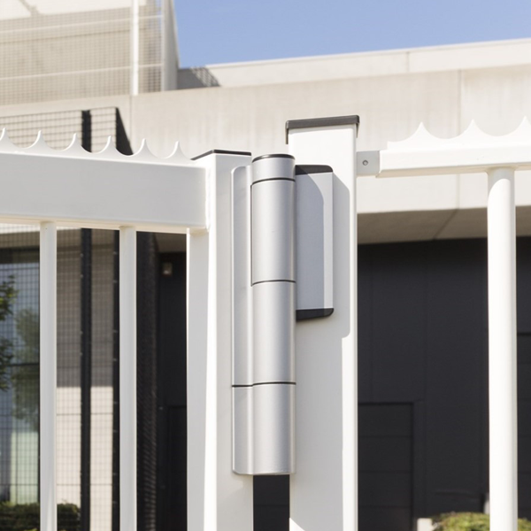 Ferme portail hydraulique réglable avec charnière - Ouverture porte à 180° - Locinox Mammoth - Inox et aluminium gris argent