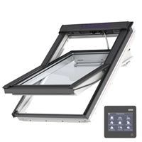 Fenêtre de toit à rotation motorisée et solaire Velux GGU Solar Tout Confort - Finition EverFinish - 78,0 cm x 98,0 cm