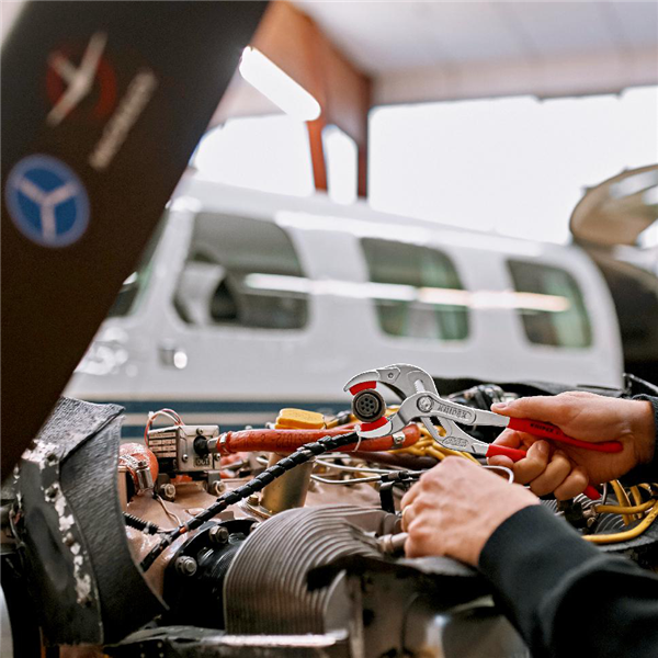 Pince pour siphon, connecteur et tube plastique Knipex - Poignées gainées - Longueur 250 mm