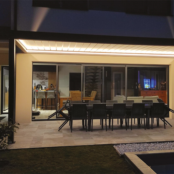 Éclairage LED encastré pour pergola bioclimatique Aluclos 3,00 m x 3,60 m