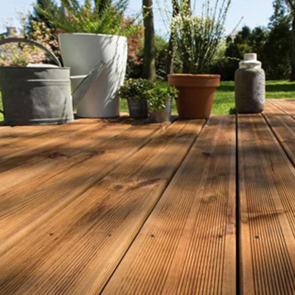 Lame de terrasse rainurée en Pin rouge du Nord traité Classe 4 Marron - 27,00 mm x 145 mm - Longueur 4,20 m