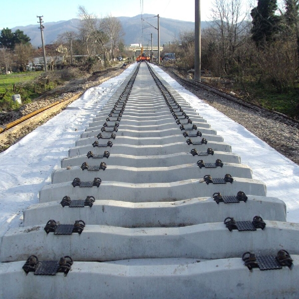 Géotextile de séparation réhabilitation de voies ferrées MIRAFI® AR20 - 20,00 m x 4,00 m