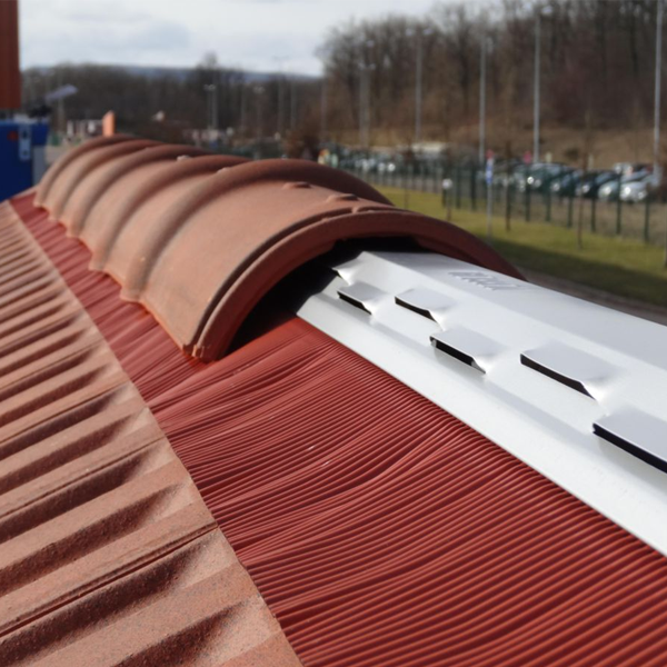 Closoir rigide Lahe-Pro avec bavette en plomb Rouge tradition et coque en acier galvanisé - 140 MM x 2 M