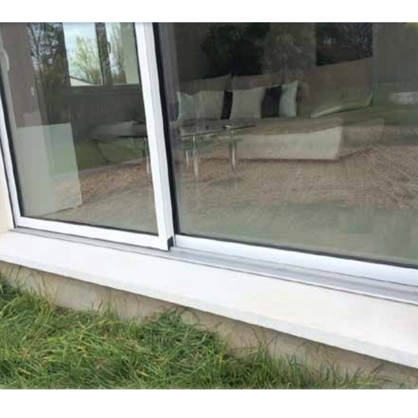 Seuil de porte-fenêtre monobloc en béton gris AR35 avec rejingots - profondeur 35 CM - longueur 1,00 M