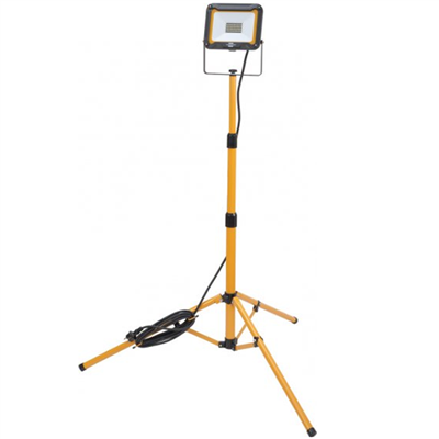 Projecteur LED Brennenstuhl Jaro sur trépied télescopique - hauteur max 1,80 m - IP65 - 2650 lm - 30 W - 5 m de câble