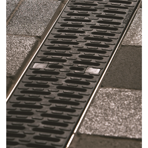 CANIVEAU BETON/POLYESTER 200MM GRILLE FONTE D400 L1M