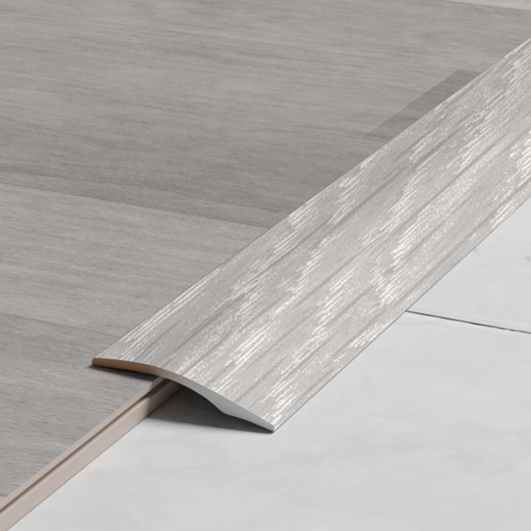 Seuil de porte adhésif multi-niveaux - Presto Premium Dinac - Aluminium Chêne Cérusé sable - 27 MM x 3,4 MM - 93,0 CM