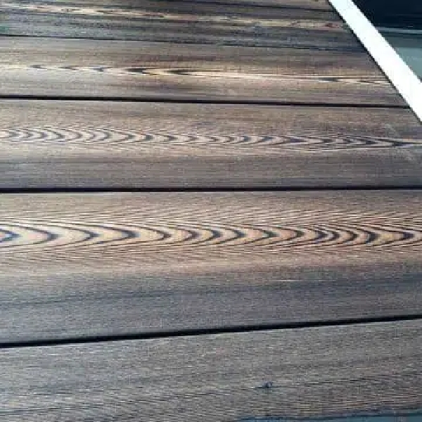 Bardage bois brûlé pour l'extérieur en Mélèze - Profil Carbonlames Diablo - 135 x 26,00 MM - 3,5 m