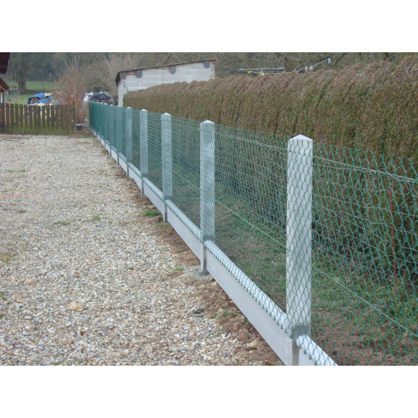 Poteau en béton pour clôture - sections 10 x 10 cm - longueur 2 mètres