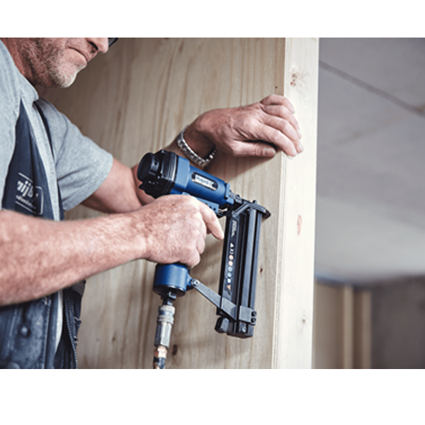 Agrafeuse cloueuse pneumatique - Pro PBS 151 Rapid - en coffret avec 200 agrafes et 200 clous