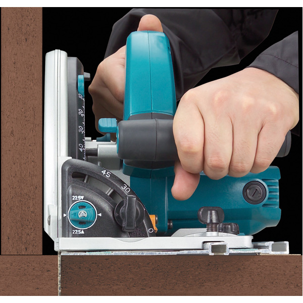 Scie plongeante makita SP6000J diamètre 165 mm 1300W avec coffret MAK-PAC