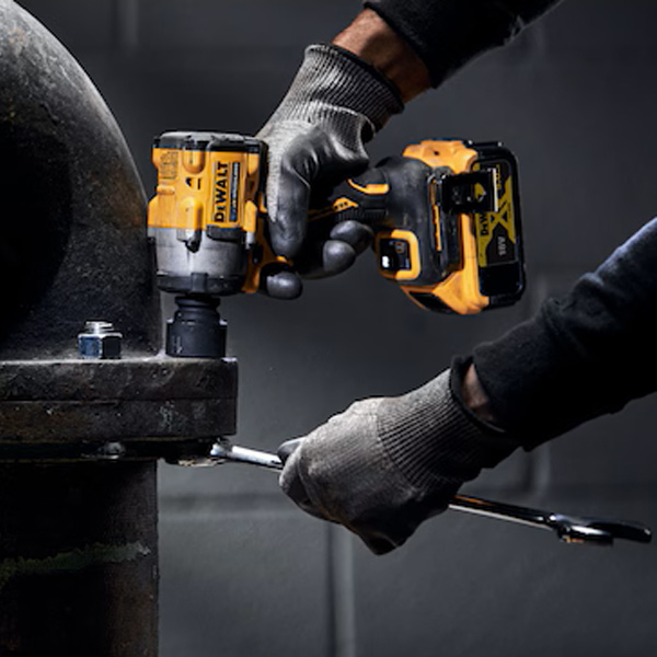 Boulonneuse à chocs 1/2'' XR 18V brushless 406 Nm Dewalt DCF922NT-XJ - en coffret TSTAK sans batterie ni chargeur