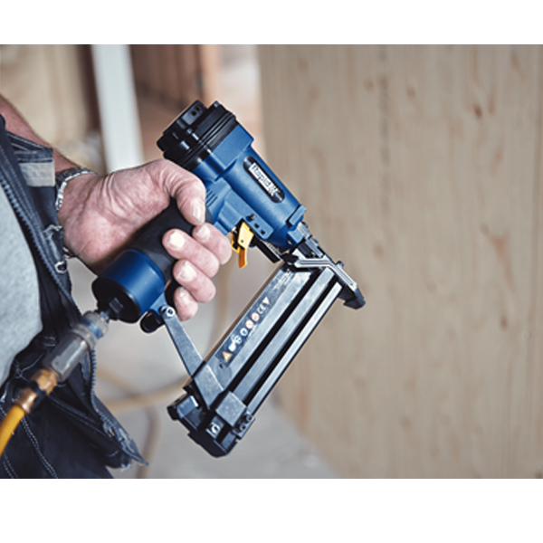 Agrafeuse cloueuse pneumatique - Pro PBS 151 Rapid - en coffret avec 200 agrafes et 200 clous