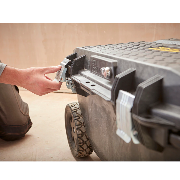 Coffre de chantier étanche Stanley FatMax capacité 113 litres IP54