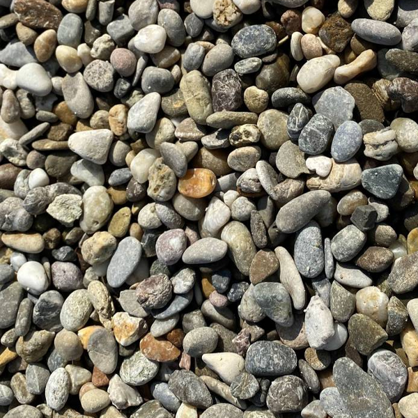 Gravier alluvionnaire roulé lavé pour béton ou drainage - granulométrie 11/22 mm - godet de 1 m³