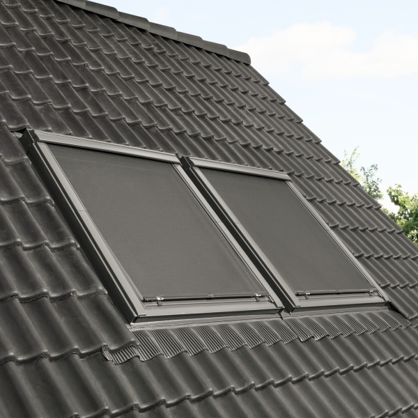 Store extérieur pare-soleil Velux MHL pour fenêtre de toit - Gris foncé RAL 5060 - Largeur 94,0 cm