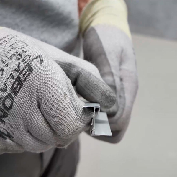 Profilé de bordure à clipser Gerflor pour dalle et panneau mural Revela - alu - 15,0 MM x 6,3 MM - long. 2,60 M