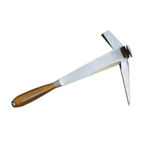 Marteau de couvreur-ardoisier forgé pour taille à droite - Manche en cuir - 700 grammes - Jouanel