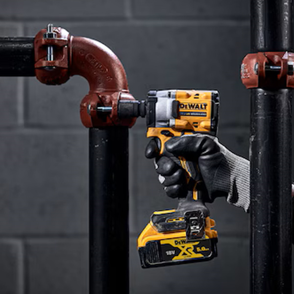 Boulonneuse à chocs 1/2'' XR 18V brushless 406 Nm Dewalt DCF922NT-XJ - en coffret TSTAK sans batterie ni chargeur