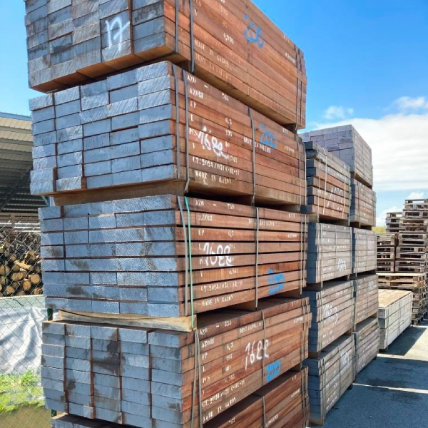 Traverse en bois d'Azobé Classe 5 - Traverse de chemin de fer - 170 x 70 mm - Longueur 2,60 m