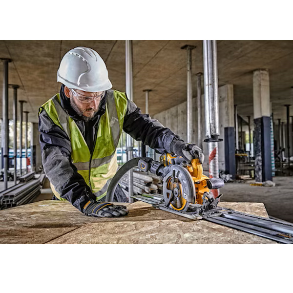 Scie circulaire sans fil Dewalt DCS579NT-XJ XR Flexvolt 54V 190 mm compatible rail de guidage - sans batterie ni chargeur