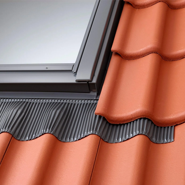 Raccord Velux EDWS 2000 pour verrière atelier FFK08 de 127,0 CM x 140,0 CM - poste standard sur tuile