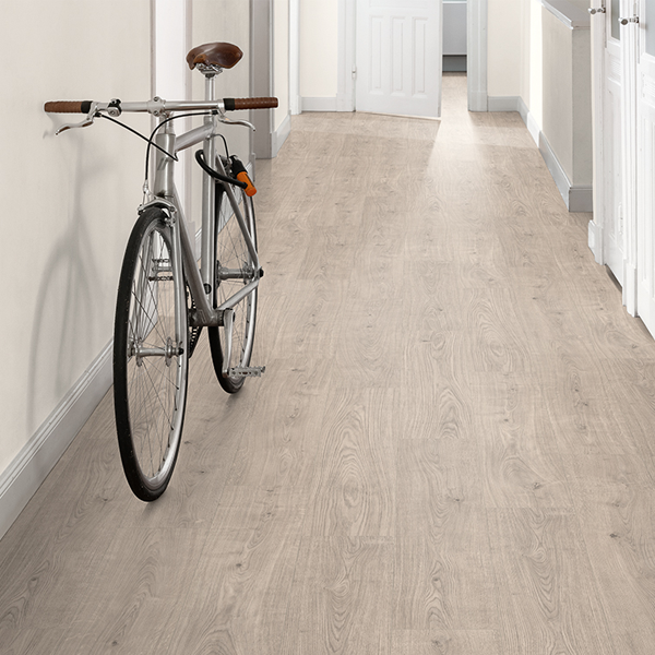 Parquet stratifié Classic 8/33 - 4 chanfreins avec système CLIC it! - 193 x 8 x 1292 mm - Chêne Berdal gris