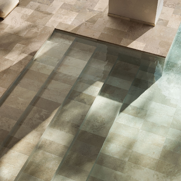 Carrelage imitation travertin en grès cérame - Composition modulaire - Grip Solithe Naturel - ép. 9 mm