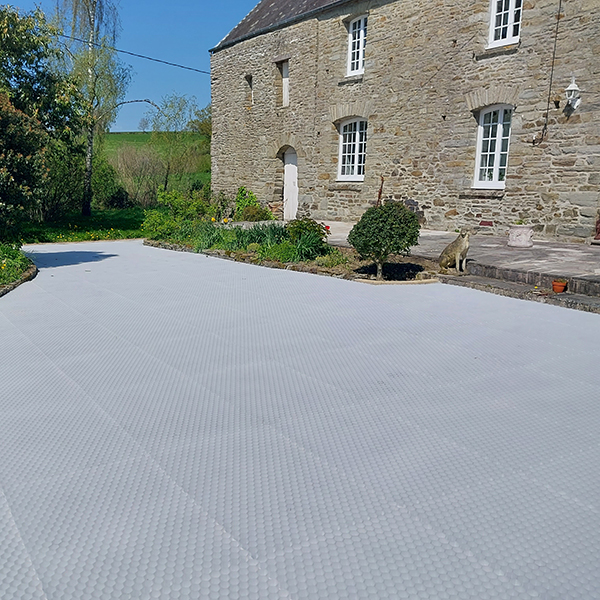 Plaque stabilisatrice pour graviers avec géotextile intégré - Alveplac - Blanc - 1166 x 800 x 30 mm