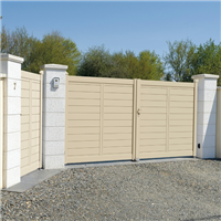 Portail aluminium sur mesure Sylphine 105 CT 85 A - Battant ou coulissant - Persienné avec lames horizontales ajourées 130 x 20 mm