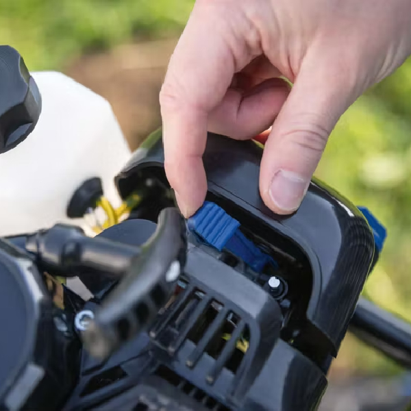 Tarière thermique Scheppach EB2000 - 1,97 CV - Moteur 2 temps - Avec 3 tarières de ⌀ 100 mm, ⌀ 150 mm et ⌀ 200 mm