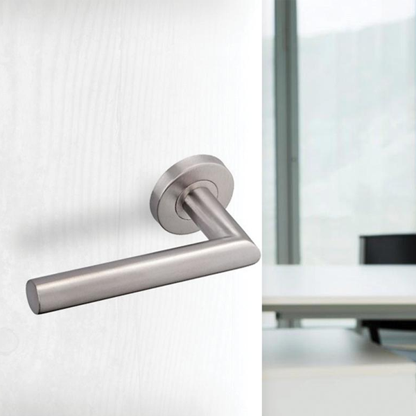 Poignée de porte intérieure Vachette LC3 à béquille coudée à 90° sur rosace ronde - inox brossé - carré 7 mm