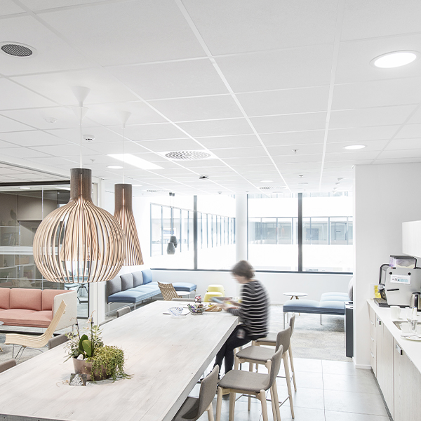 Dalle de plafond acoustique CleanSpace Essential Rockfon - Bords A (droits) - 600,0 MM x 600 MM - ép. 12,00 MM