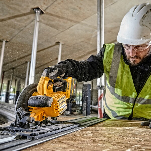 Scie circulaire Dewalt XR Flexvolt 54V Ø190mm - en coffret avec 2 batteries 9Ah et chargeur