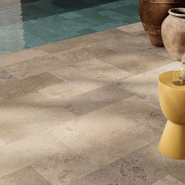 Carrelage imitation travertin en grès cérame - Composition modulaire - Solithe Naturel - ép. 9 mm