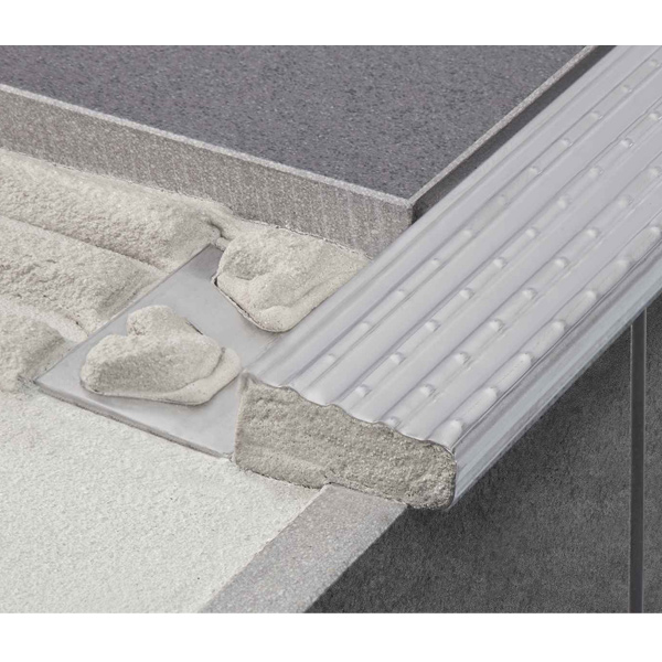 Nez de marche en inox - TREP-E - 30 MM x 11,00 MM - Longueur 2,50 M