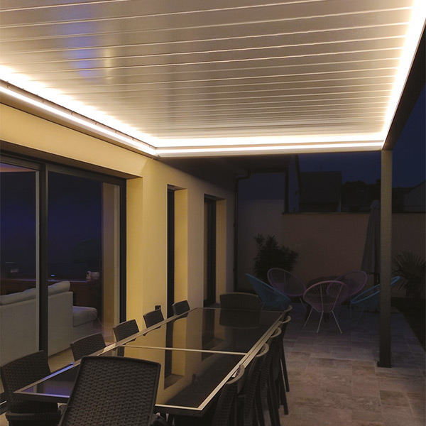 Éclairage LED encastré pour pergola bioclimatique Aluclos 3,00 m x 3,60 m