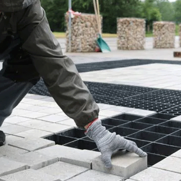 Plaque stabilisatrice Urbanit pour 6 pavés de 15 x 15 x 6 cm